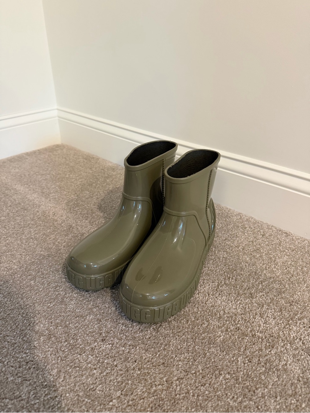 UGG Olive Green Glossy Rain Ankle Boots